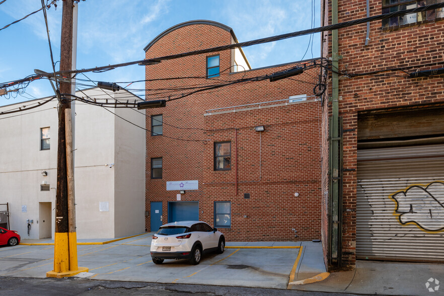 1110 N Charles St, Baltimore, MD for lease - Building Photo - Image 3 of 6