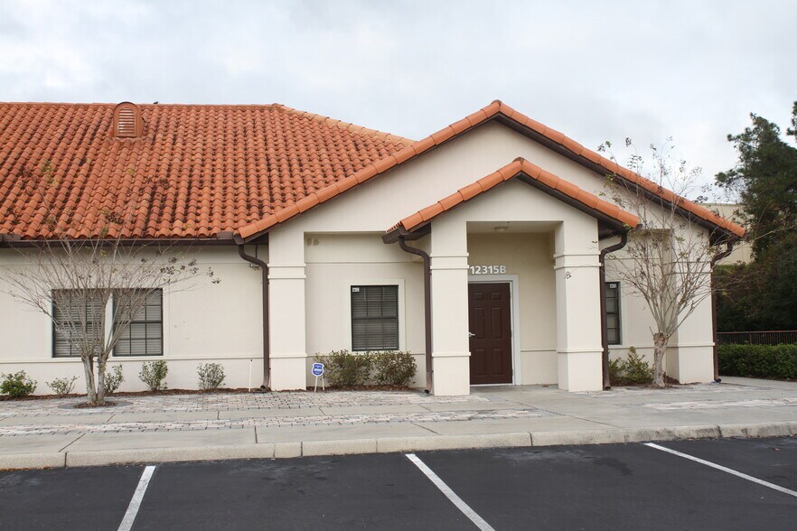 12315 Lake Underhill Rd, Orlando, FL à louer - Photo du bâtiment - Image 2 de 4
