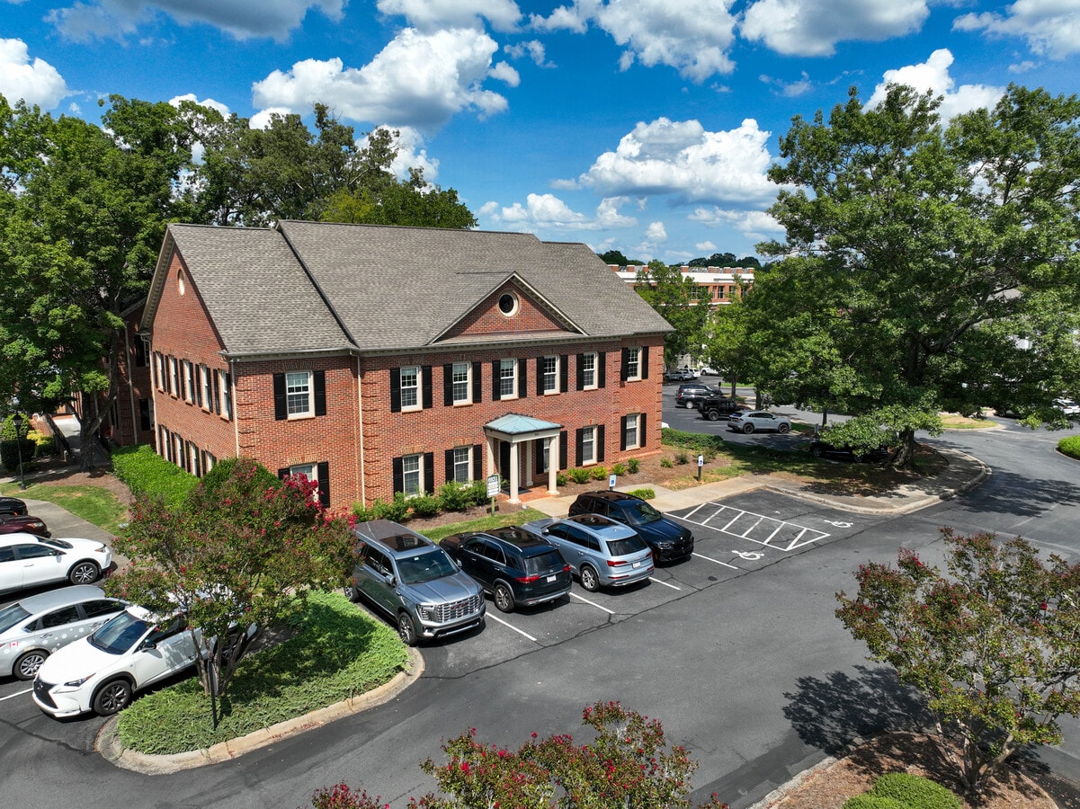 6831 Fairview Rd, Charlotte, NC 28210 - Unit A - - Interior Photo - Image 2 of 3
