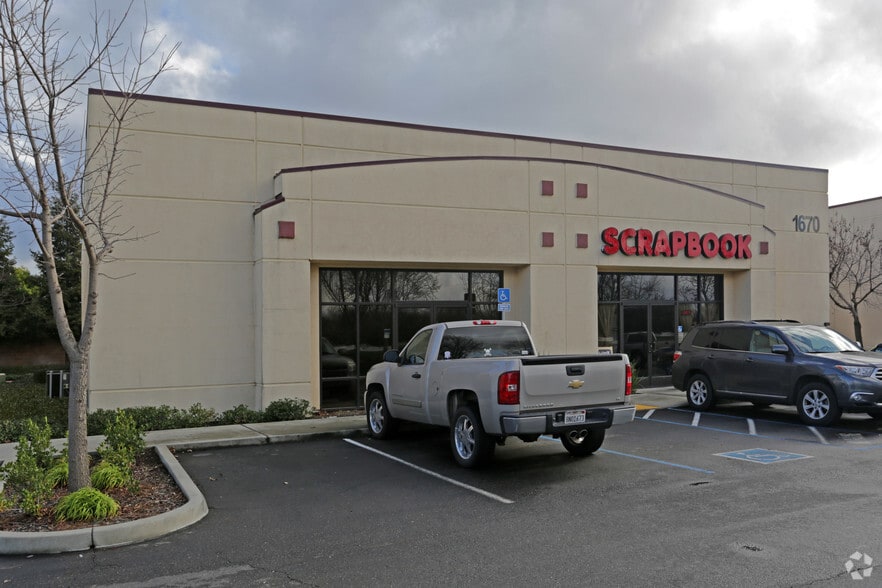 1670 N Lincoln St, Dixon, CA for sale - Building Photo - Image 3 of 4