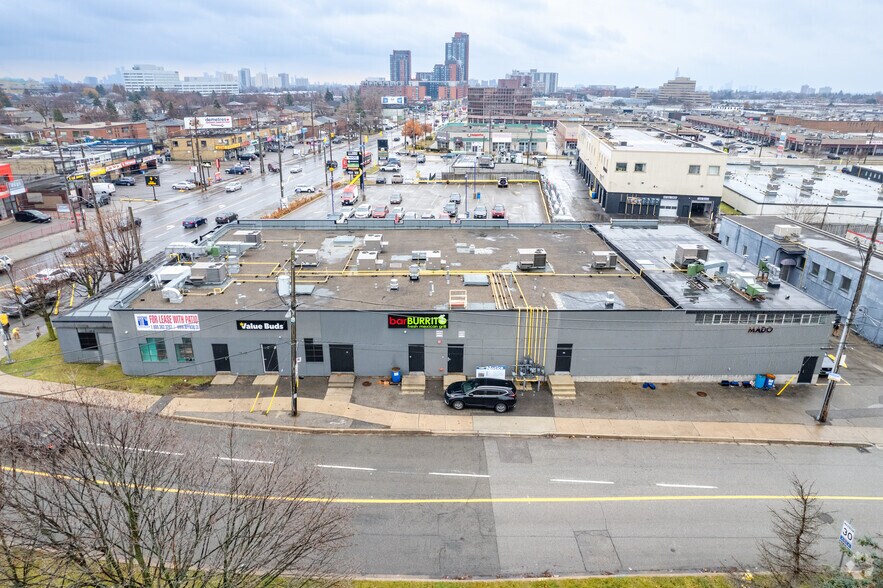 3300 Dufferin St, Toronto, ON à louer - Photo du bâtiment - Image 2 de 3