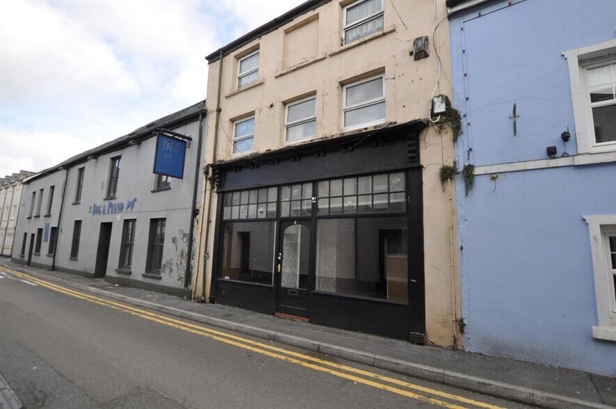 4 Water St, Carmarthen à louer - Photo du bâtiment - Image 1 de 15