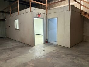 1503 Lone Palm Ave, Modesto, CA for lease Interior Photo- Image 2 of 3