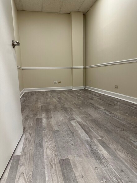 3033 Ogden Ave, Lisle, IL à louer - Photo intérieure - Image 3 de 14