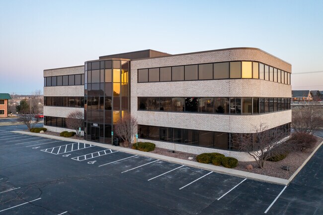 More details for 1133 Quail Ct, Pewaukee, WI - Office for Lease