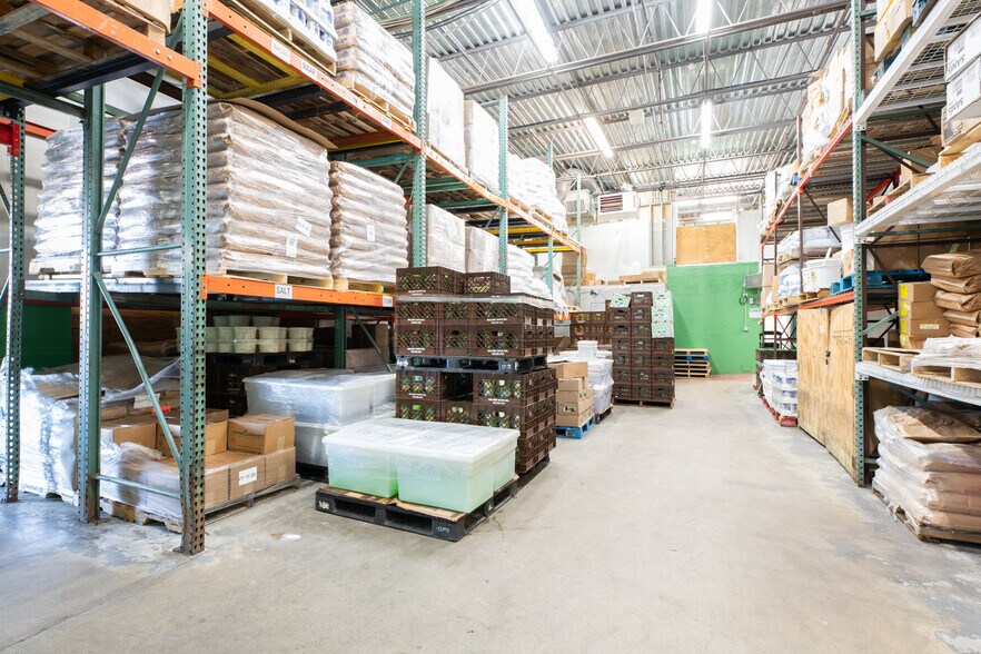 310 Roosevelt Ave, Spring Valley, NY à louer - Photo intérieure - Image 2 de 24