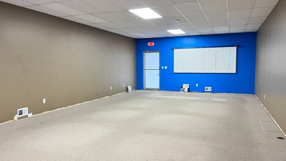 27051 Southfield Rd, Lathrup Village, MI à vendre - Photo intérieure - Image 3 de 9