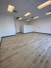 5105 E Sahara Ave, Las Vegas, NV à louer Photo intérieure- Image 2 de 6