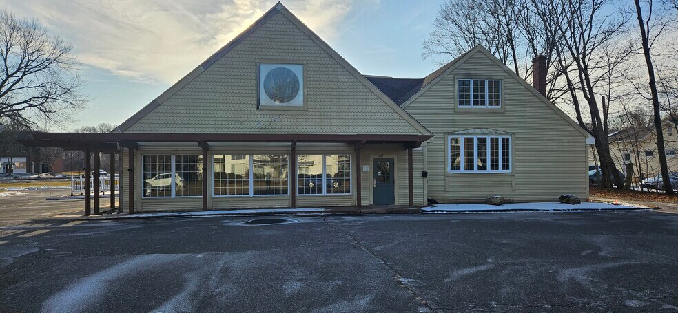 1067 Farmington Ave, Farmington, CT à louer - Photo du bâtiment - Image 2 de 4
