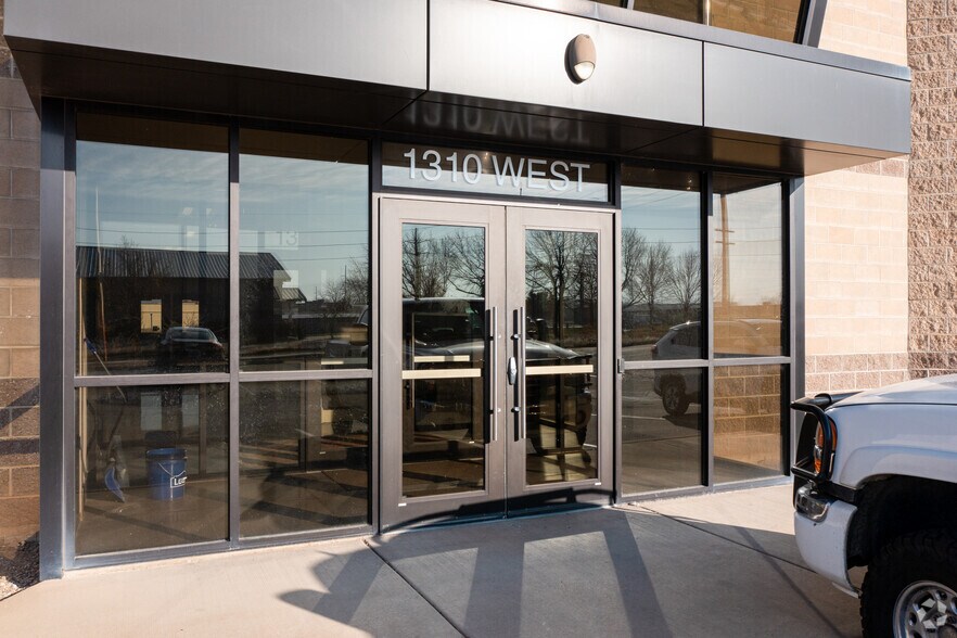 1310 W 233 N, Centerville, UT à vendre - Photo du bâtiment - Image 3 de 5