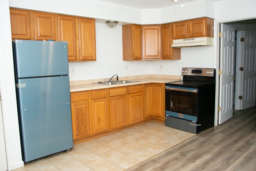 314 W North St, Colchester, IL à vendre - Photo du bâtiment - Image 2 de 9