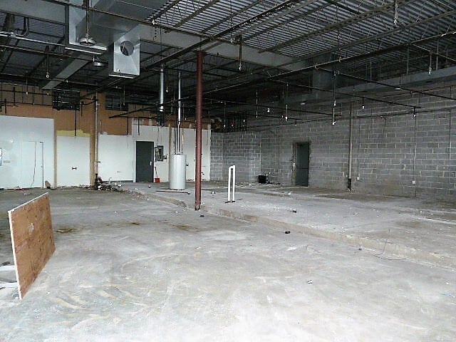 908-914 S Milwaukee Ave, Libertyville, IL for lease - Building Photo - Image 3 of 7