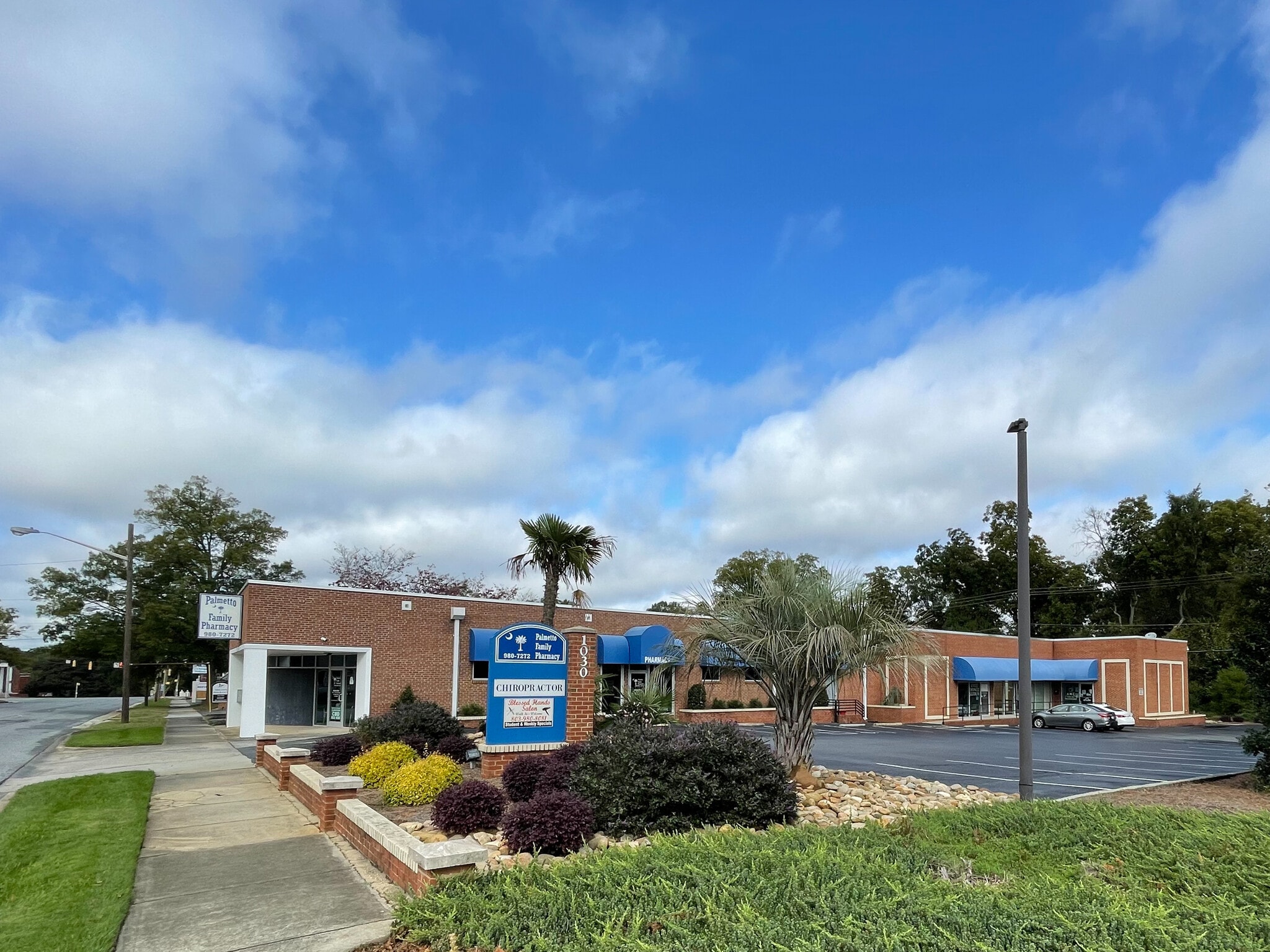 1030 Oakland Ave, Rock Hill, SC for lease Primary Photo- Image 1 of 11