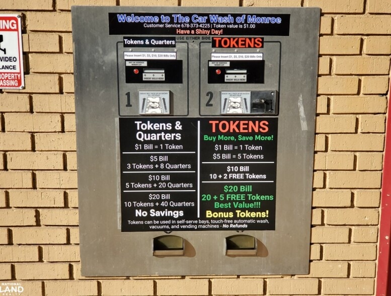 Car Wash Investment Portfolio portfolio of 2 properties for sale on LoopNet.ca - Building Photo - Image 3 of 21