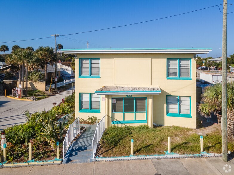 922 S Atlantic Ave, Daytona Beach, FL à vendre - Photo du bâtiment - Image 3 de 6