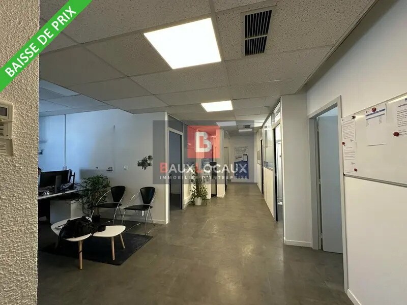 Office in Le Pontet for lease Interior Photo- Image 1 of 9