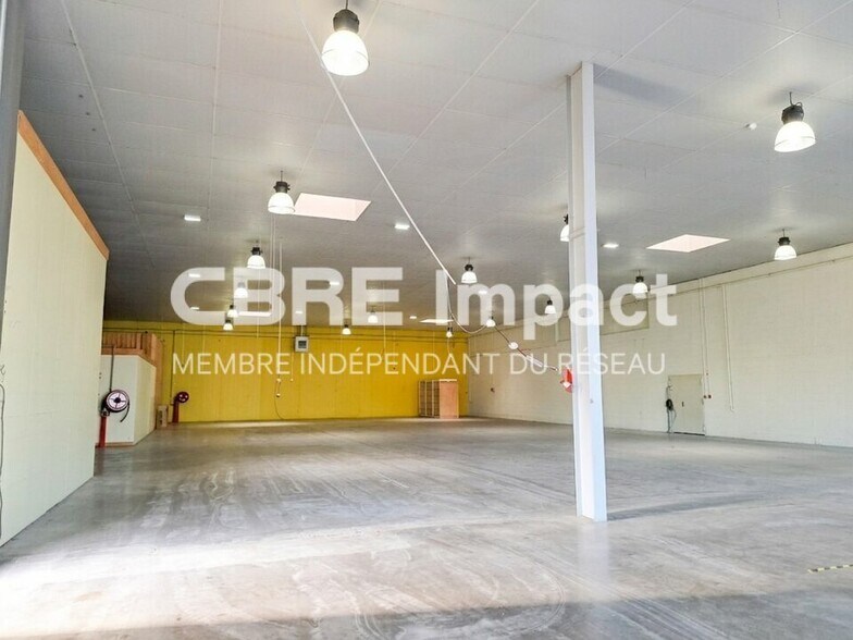 108 Avenue Roland Carraz, Chenôve for lease - Interior Photo - Image 2 of 6