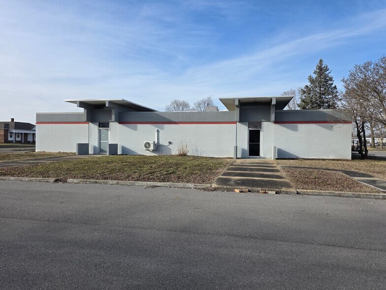 210 S Kingshighway St, Sikeston, MO à vendre - Photo du bâtiment - Image 2 de 6