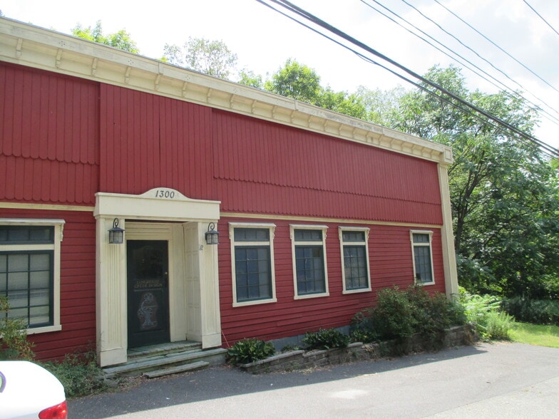 1306 NY-17A, Warwick, NY à vendre - Photo du bâtiment - Image 2 de 5