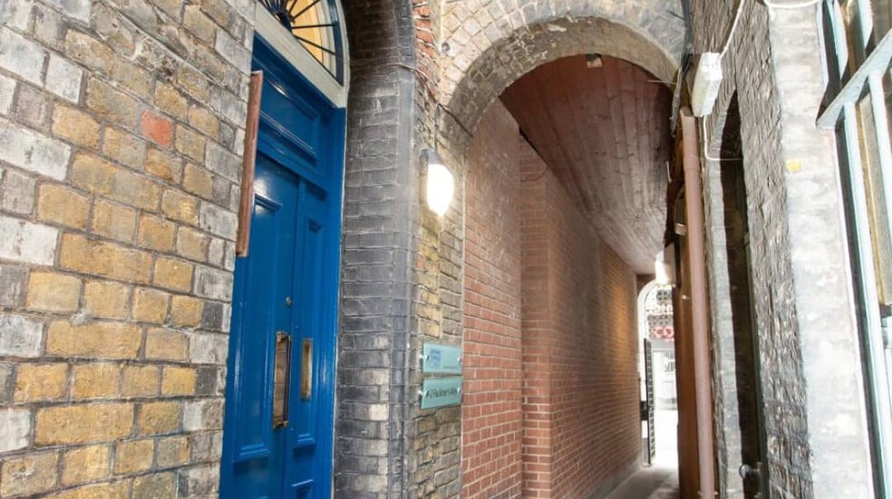 Faulkner's Aly, London for lease - Building Photo - Image 3 of 12