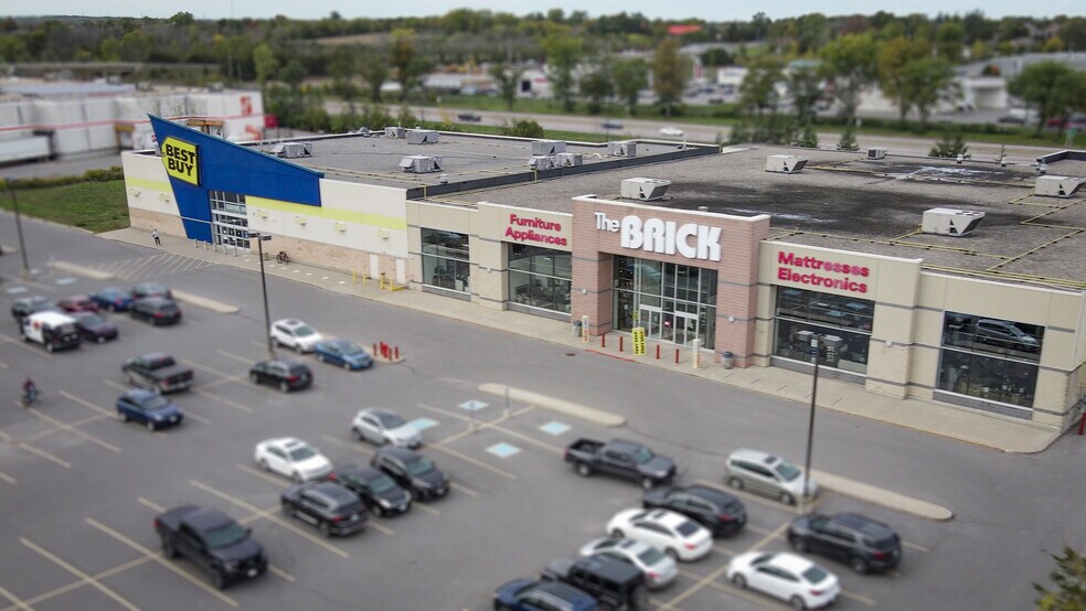 218 Bell Blvd, Belleville, ON à louer - Photo du bâtiment - Image 3 de 3