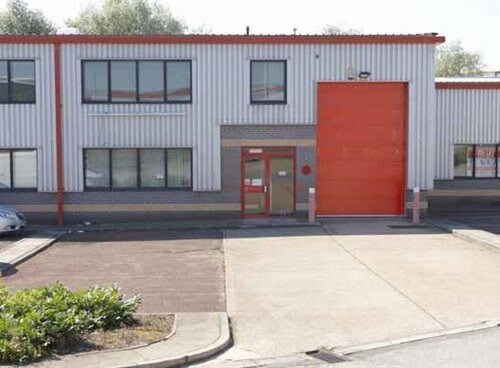 645 River Gdns, Feltham for lease - Building Photo - Image 3 of 3