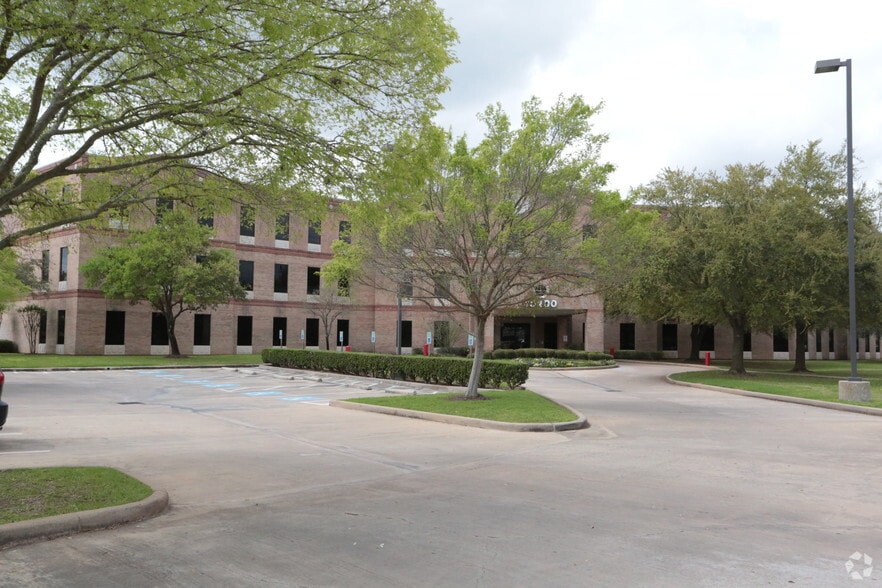 15400 Southwest Fwy, Sugar Land, TX for lease - Building Photo - Image 2 of 2