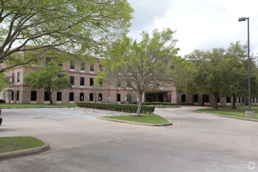 15400 Southwest Fwy, Sugar Land, TX à louer - Photo du bâtiment - Image 2 de 2