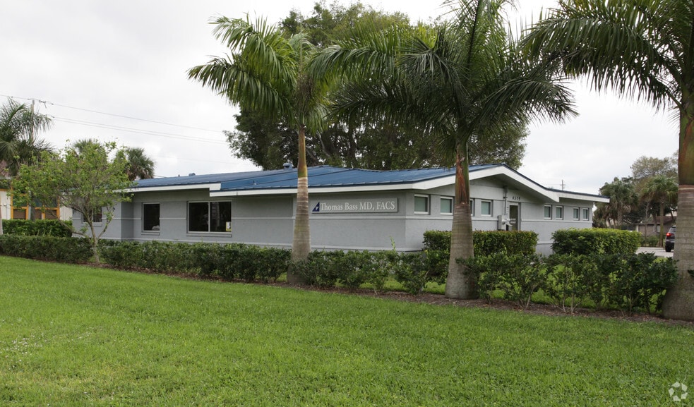 4519 Tilton Ct, Fort Myers, FL for lease - Building Photo - Image 2 of 2
