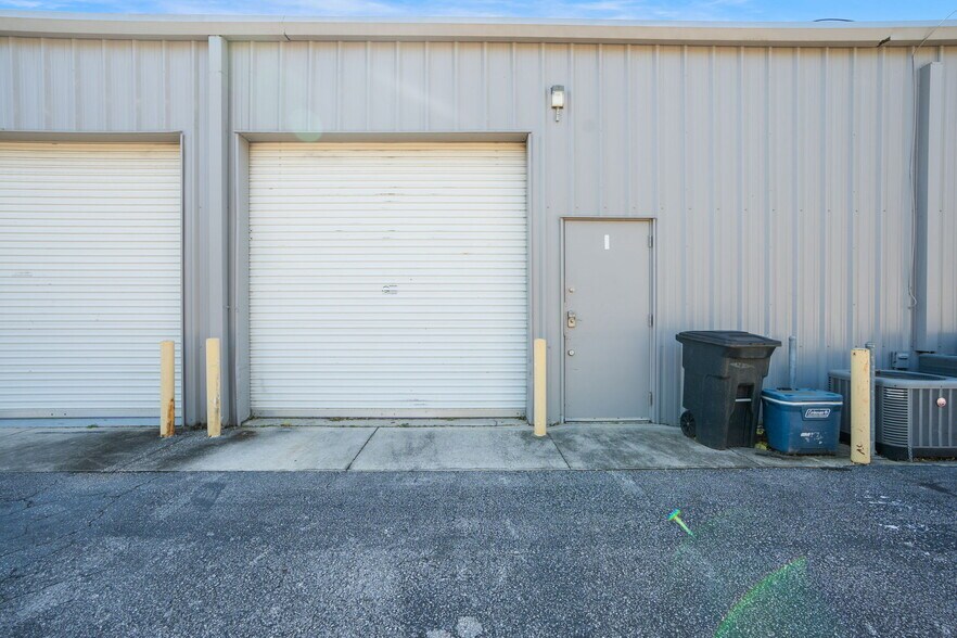 4545 Mariotti Ct, Sarasota, FL à louer - Photo du bâtiment - Image 2 de 12