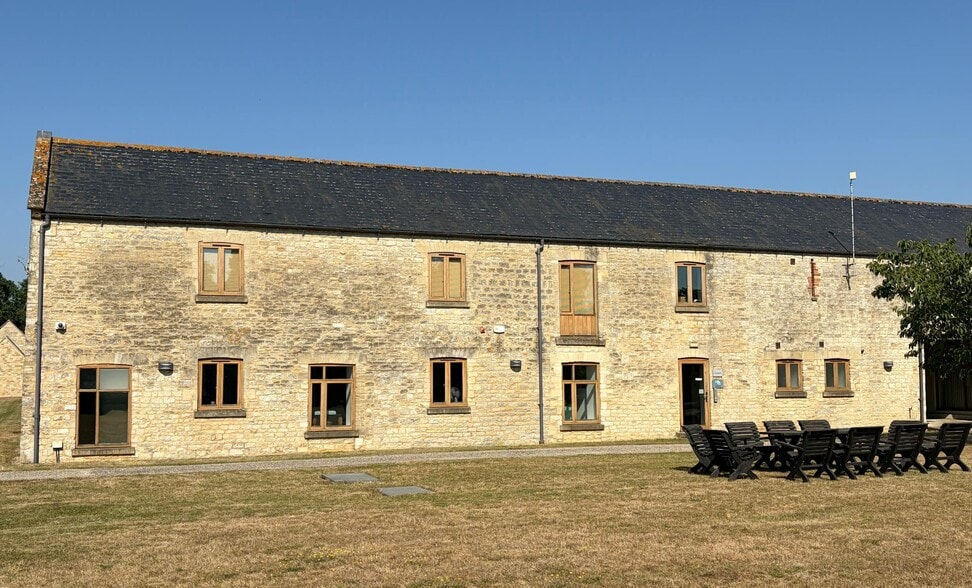 Kirtlington Park, Kirtlington à louer - Photo du bâtiment - Image 1 de 2