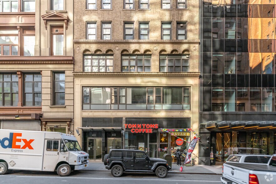 40 W 37th St, New York, NY à louer - Photo du bâtiment - Image 3 de 5