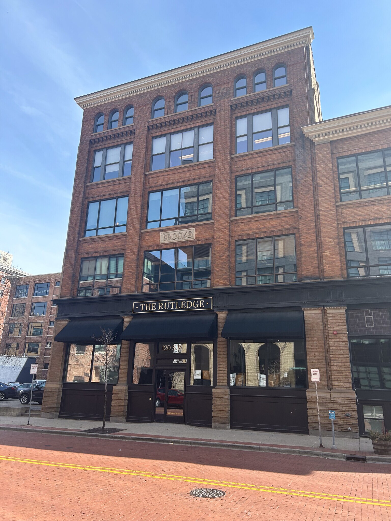 120 Ionia Ave SW, Grand Rapids, MI à louer Photo du bâtiment- Image 1 de 16