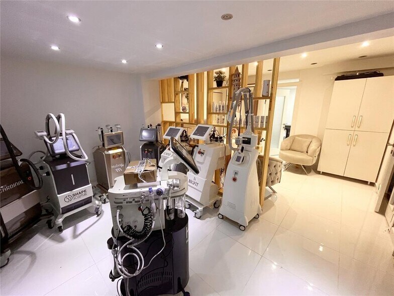 23 High St, Southend On Sea à louer - Photo du bâtiment - Image 3 de 11