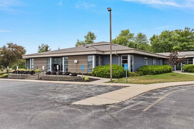 Plus de détails pour 1 Quail Creek Cir, North Liberty, IA - Terrain à vendre