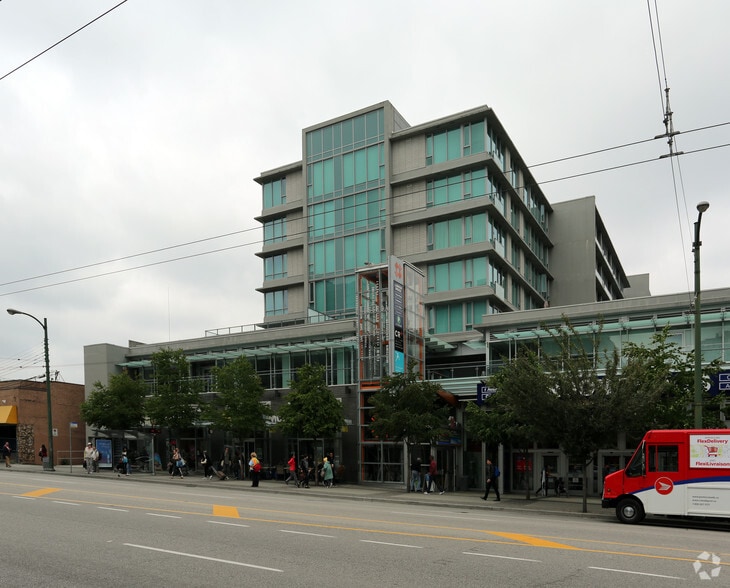 507 Broadway W, Vancouver, BC à louer - Photo du bâtiment - Image 3 de 5