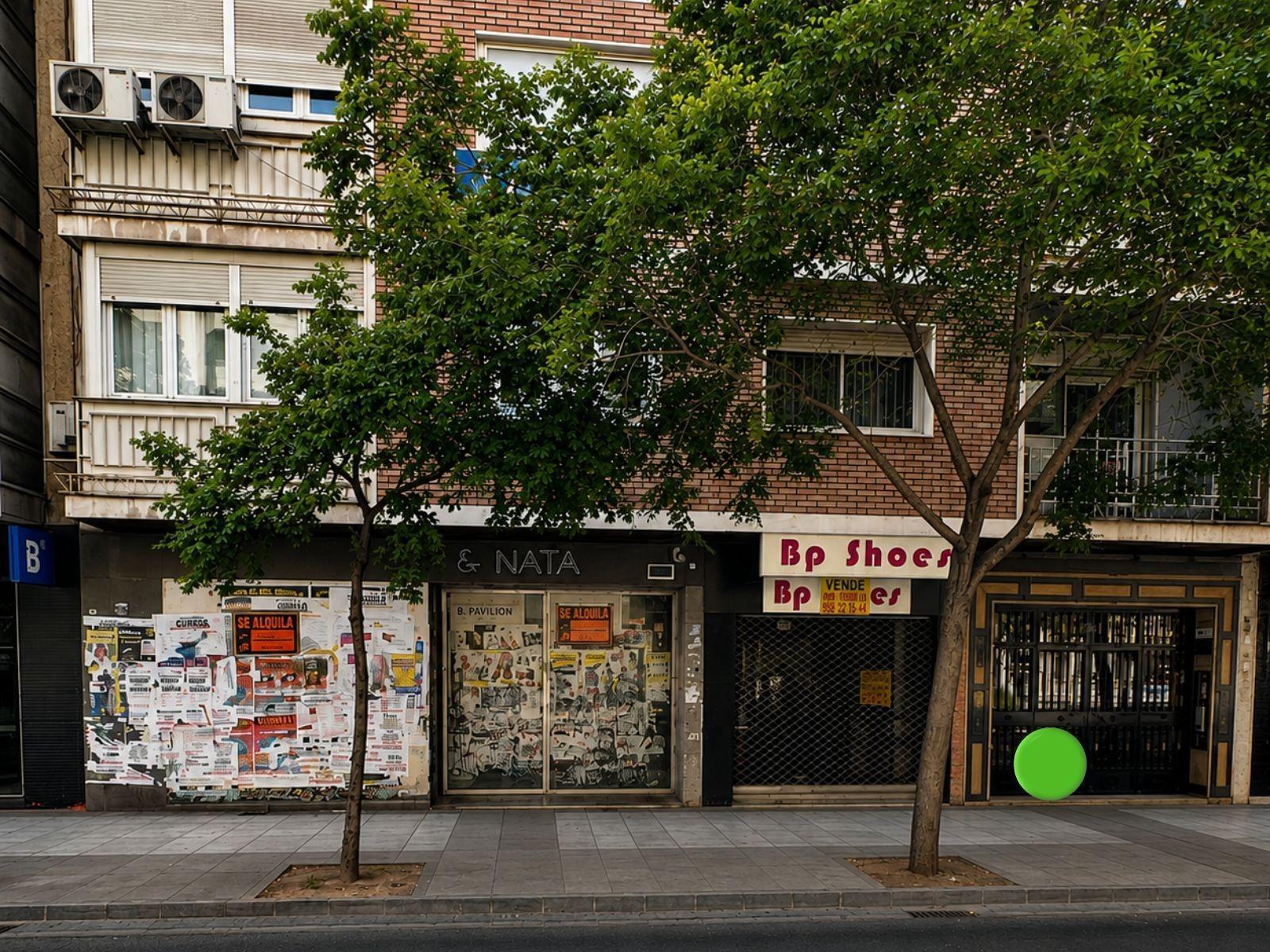 Retail in Granada, Granada for lease Building Photo- Image 1 of 2