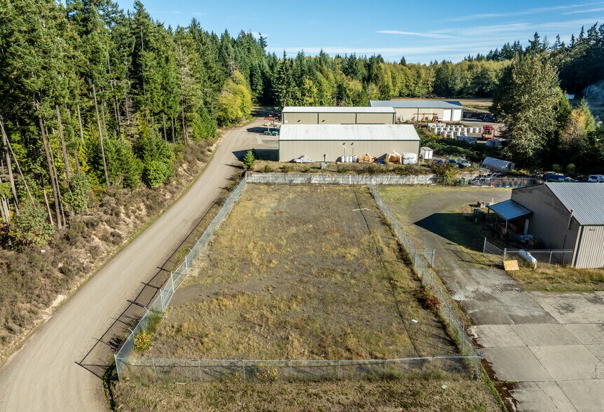 17708 Widme NE Rd, Poulsbo, WA à louer - Photo du bâtiment - Image 2 de 3