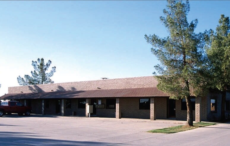 9132 W Cactus Rd, Peoria, AZ à louer - Photo du bâtiment - Image 3 de 5