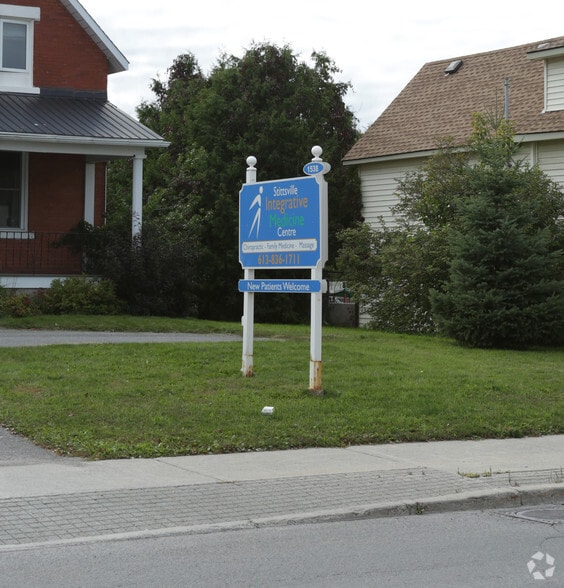 1538 Stittsville Main St, Ottawa, ON for lease - Building Photo - Image 2 of 3