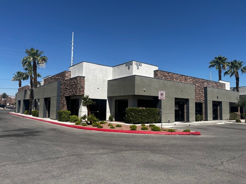 6030 S Rainbow Blvd, Las Vegas, NV à louer - Photo du bâtiment - Image 2 de 33