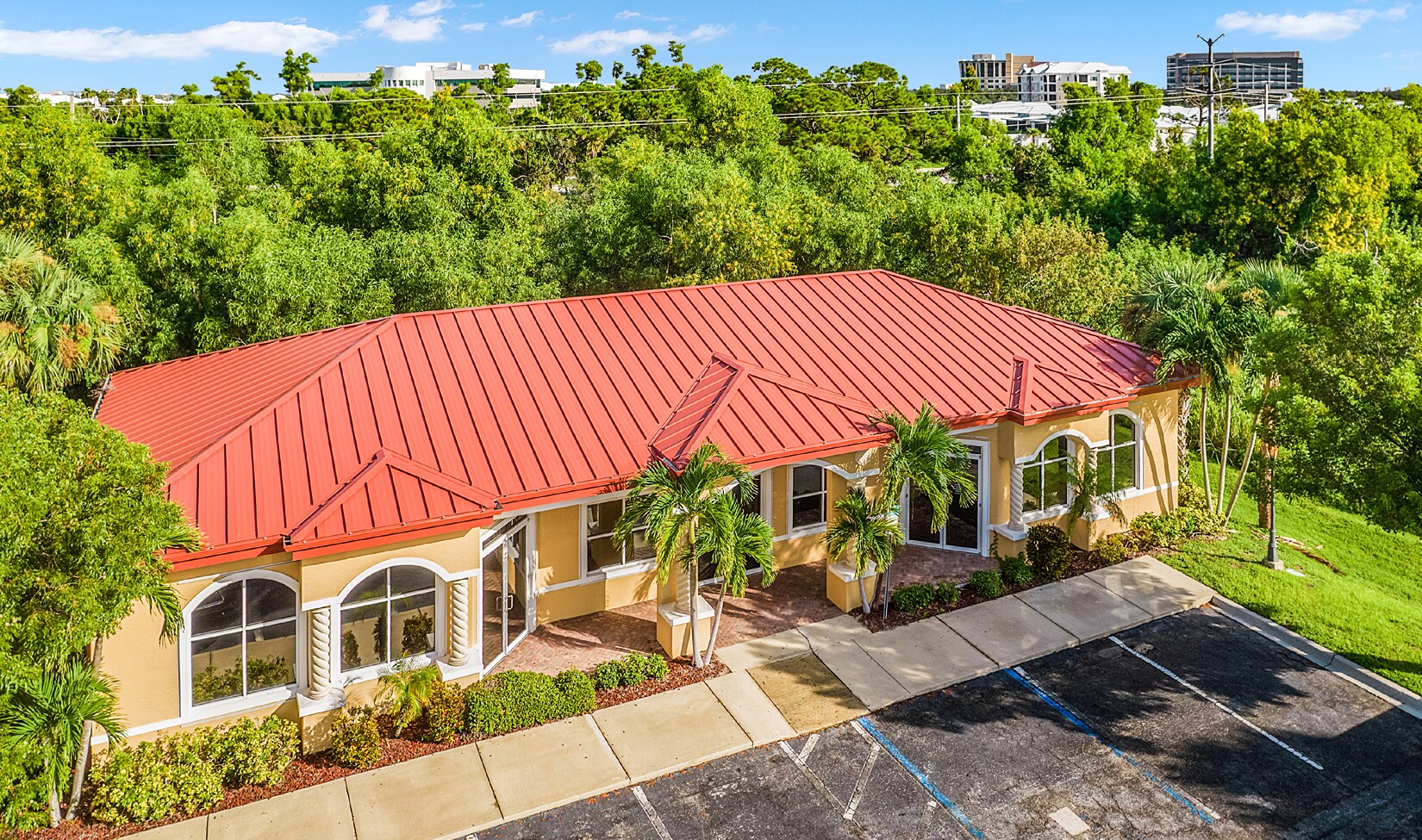 9724 Commerce Center Ct, Fort Myers, FL for lease Building Photo- Image 1 of 10