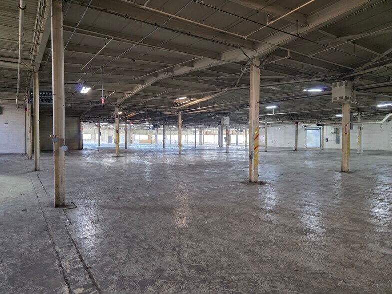 3400-3450 Oakton St, Skokie, IL for sale - Building Photo - Image 3 of 11