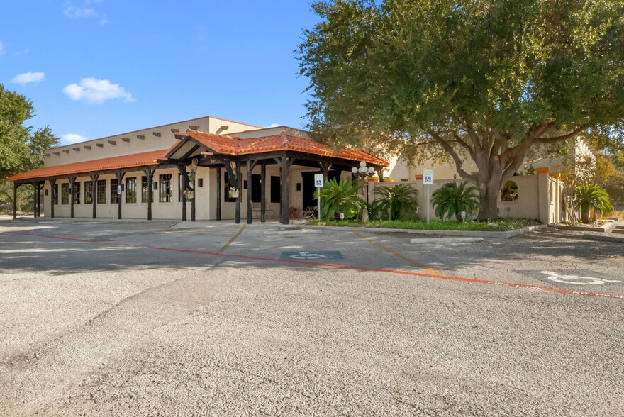 983 N Highway 123 Byp, Seguin, TX for sale - Building Photo - Image 2 of 72