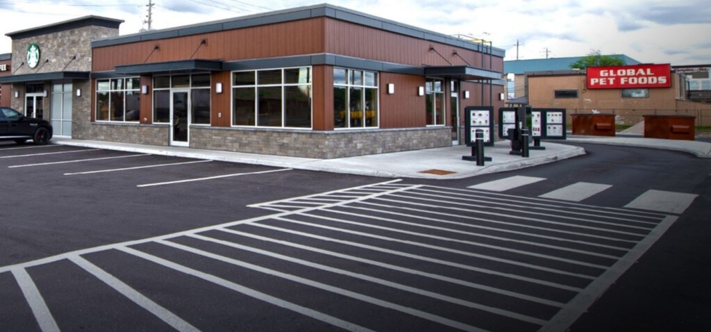 2021 Algonquin Ave, North Bay, ON for sale Primary Photo- Image 1 of 1