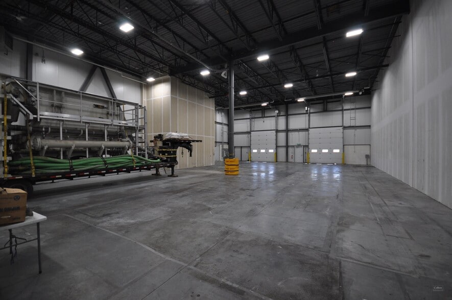8489 40 St SE, Calgary, AB for lease - Interior Photo - Image 3 of 6