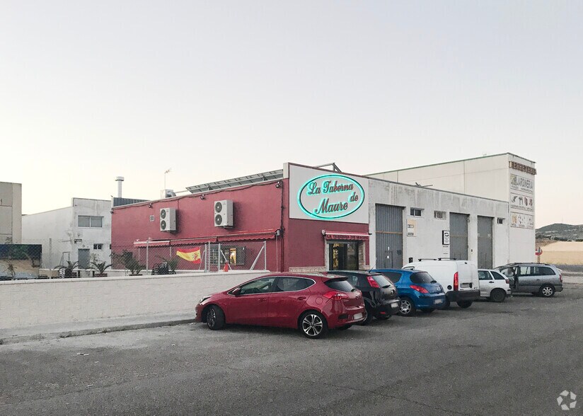 Calle Lisboa, 6, Torres de la Alameda, Madrid à vendre - Photo du bâtiment - Image 2 de 2