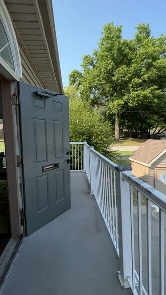 4380 N Oak Trfy, Kansas City, MO à vendre - Vidéo sur l’inscription commerciale - Image 3 de 27