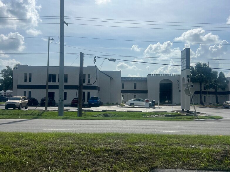 5118 N 56th St, Tampa, FL à louer - Photo du bâtiment - Image 3 de 19