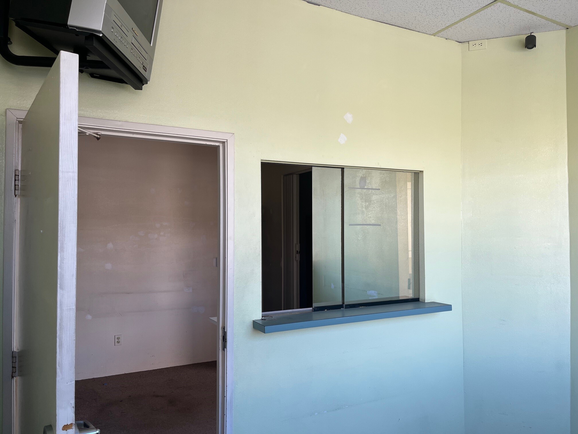 240 N Virgil Ave, Los Angeles, CA for lease Interior Photo- Image 1 of 2